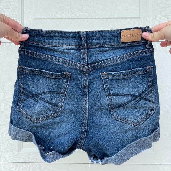 Aeropostale High Waisted Midi Shorts
Size US 000 - Picture 2 of 2